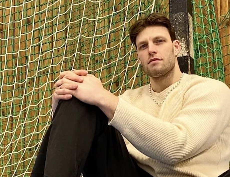 Dāņu handbolists Villads Raahauge Jensens atklāj, ka ir gejs